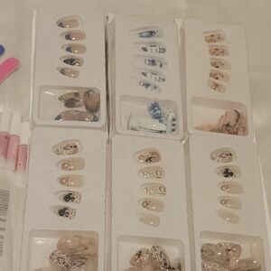 6pc Disney Set With 12 Nail Glue Tubes